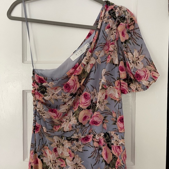 ASTR The Label Adriana Dress, Small- Wedding Guest Dress LIKE NEW - Picture 3 of 4